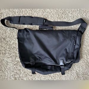 InCase Messenger Bag